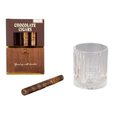 Vaso con cigarros de chocolate